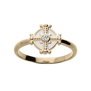 Bague en plaqué or rond blanc avec croix et 1 oxyde blanc serti