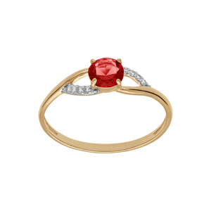 Bague en plaqué or anneau fin avec oxyde rouge au centre et décoration oxydes blancs sertis