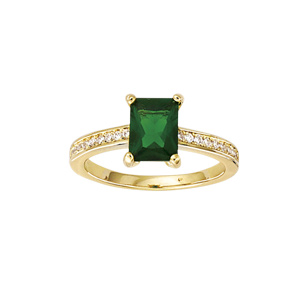 Bague plaqué or avec rectangle oxyde vert