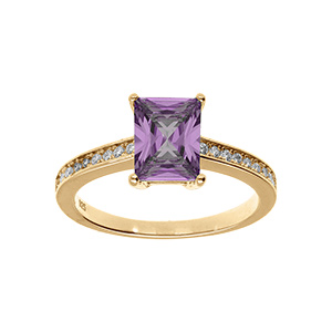 Bague plaqué or avec rectangle oxyde violet