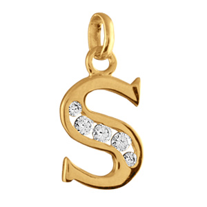 Pendentif en plaqué or lettre S ornée d'oxydes blancs sur une partie