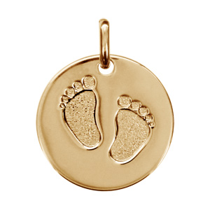 Pendentif en plaqué or médaille avec empreintes de pieds – diamètre 18mm