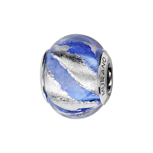 Charms Thabora en argent rhodié et verre de Murano véritable bleu clair zébré argenté en biais