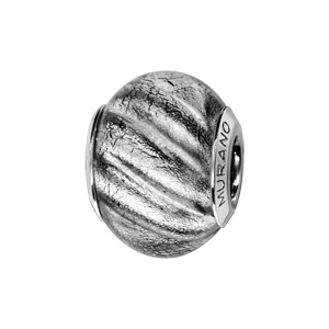 Charms Thabora en argent rhodié et verre de Murano véritable argenté strié en biais