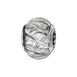 Charms Thabora en argent rhodié et verre de Murano véritable blanc et argenté en croix