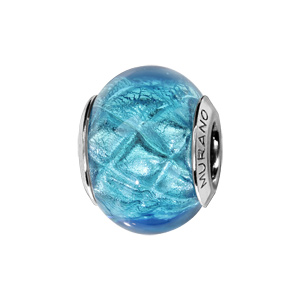 Charms Thabora en argent rhodié et verre de Murano véritable bleu turquoise argenté décoré de croix