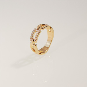 Bague en plaqu� or motif rectangles �vid�s et oxydes blancs sertis - Vue 2